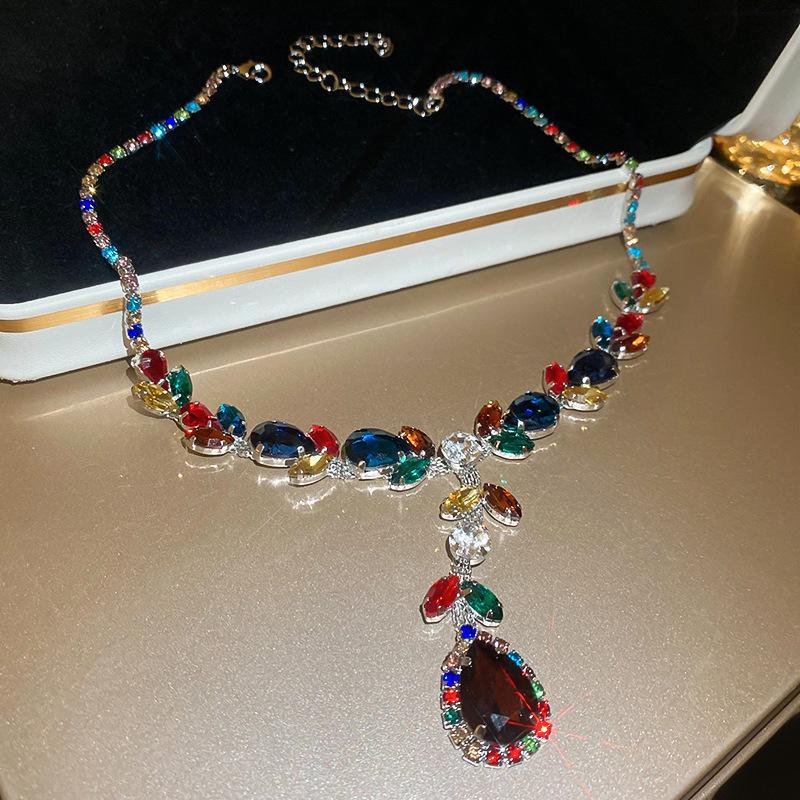 Exquisite French Zircon Flower Jewelry Set: Court-Style Clavicle Necklace & Pendant Earrings