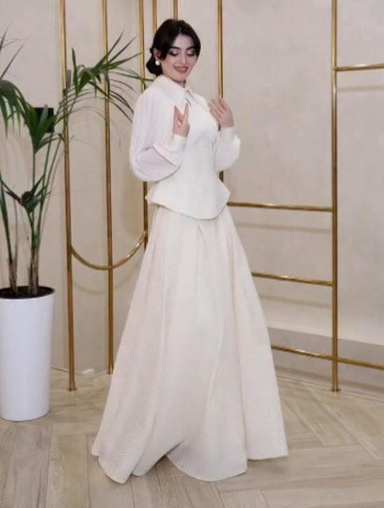 Summer 2025 European and American Two-Piece Set: Elegant Suit Jacket and High-Waisted Midi Skirt