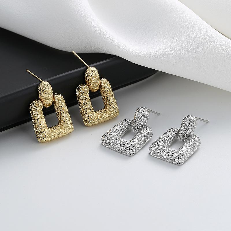 Ins Cold Style High-end Earrings Lesbian Niche Design Heavy Industry Metal Earrings