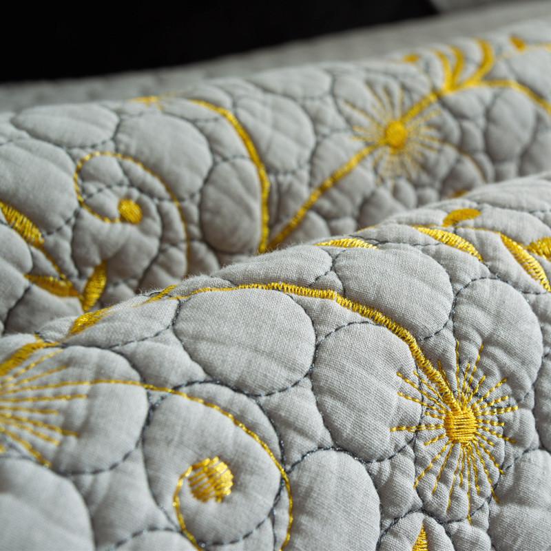 New Sijitong Fabric Cotton Quilted Embroidered Sofa Cushion Chinese Simple Double-sided Leather Sofa Cushion Towel