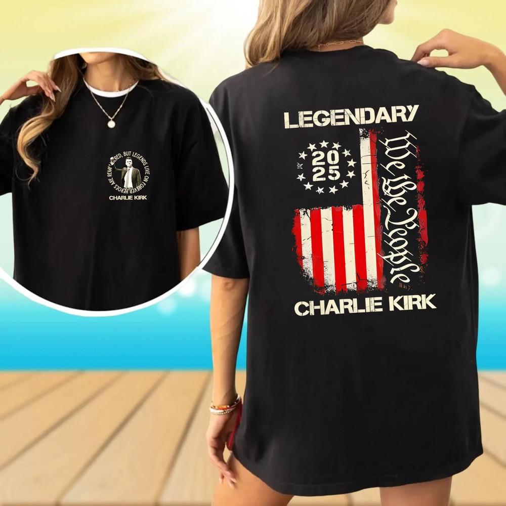 

Чарли Кирк Легендарный американский флаг Базовая двусторонняя футболка 3XL