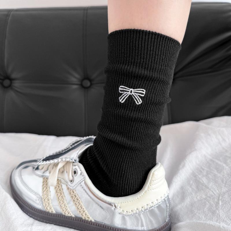 

Женские весенне-осенние носки нового стиля, однотонные из чистого хлопка, бесшовные, с вышивкой, в рубчик 1 pair чёрный