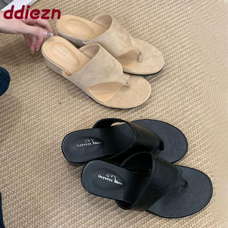 Mode 2025 Neue Mode Runde Zehen Damen Keilsandalen Pantoletten Schuhe Damen Hausschuhe Schuhwerk Sandalen mit Absatz Schuhe für Frauen Zehentrenner