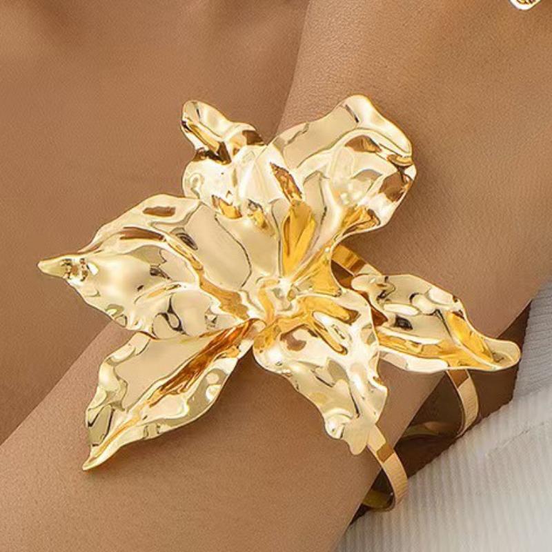 Exaggerated Fashion Personality Trend Alloy Big Flower Stud Earrings Bracelet Simple Niche Versatile Models