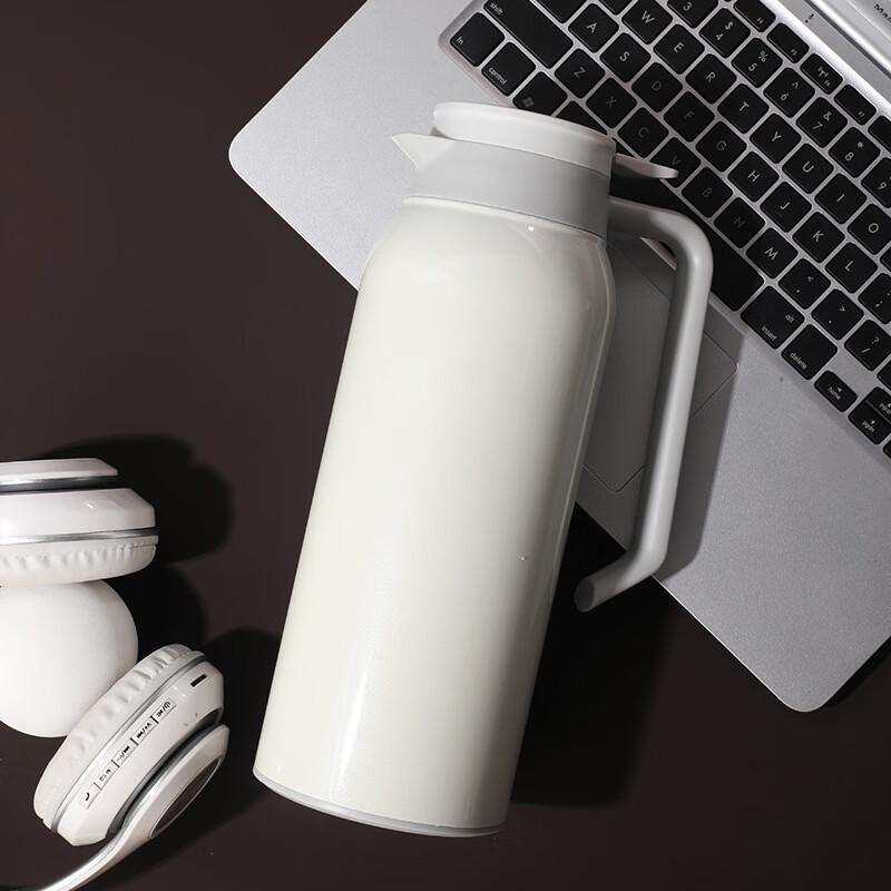 Zhong Aoda 1.5L Outdoor Insulated Sports Flask