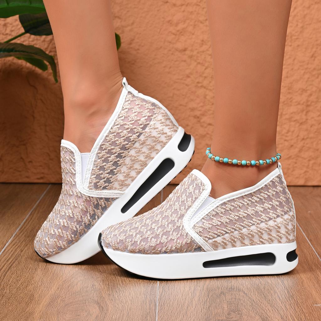 Fashion Woman Lightweight Sneakers Slip-on Platform Flat Loafers Ladies Casual Comfortable Elegant Mesh Shoes Outdoor Designer Sneakers