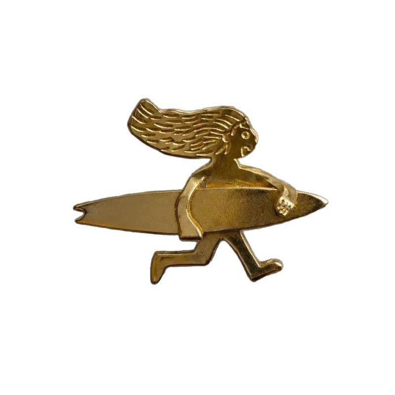 Retro Girl Surfing Versatile Fashion Niche Simple Clothing Brooch жёлтый