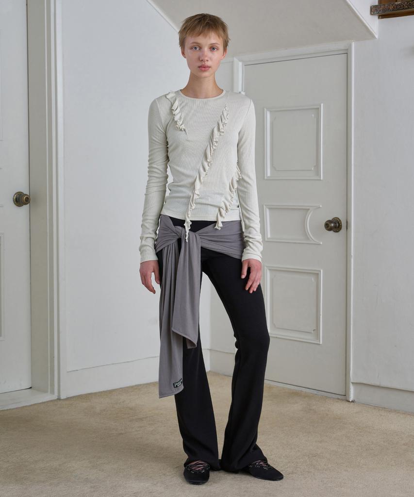 Simeteuligpeosenteu Asymmetric Ruffled Long Sleeve / Ash Beige