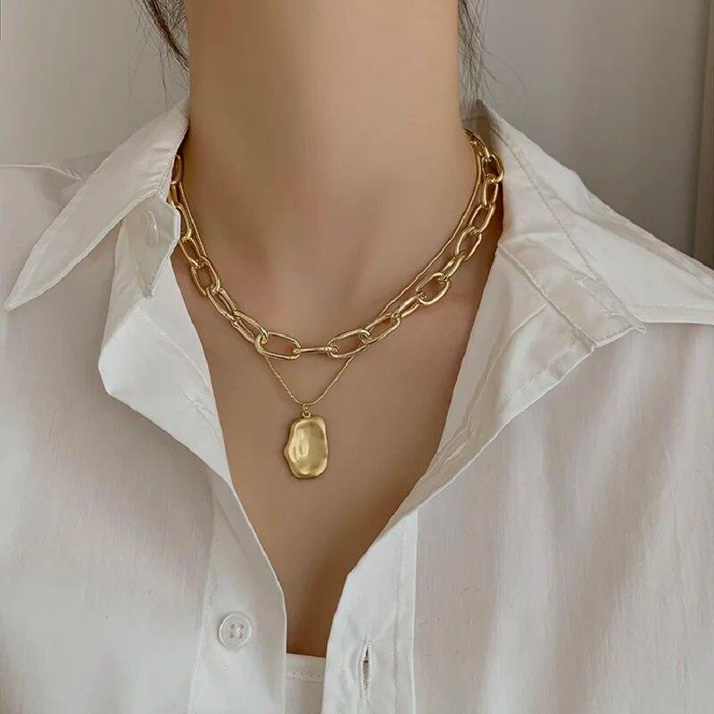 Collar con colgante de serpiente Punk Vintage para mujer, Hip Hop, Color dorado, cadena gruesa multicapa, retrato de moneda, joyería de moda