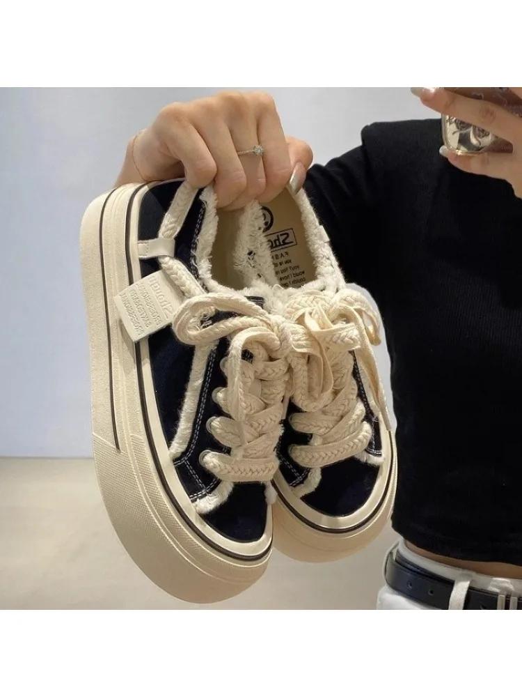 

Модные женские кроссовки 35-40 на плоской подошве, стильные дышащие парусиновые туфли с цветочным принтом, 2024, новые осенние универсальные кроссовки для студентов на толстой платформе 35 чёрный