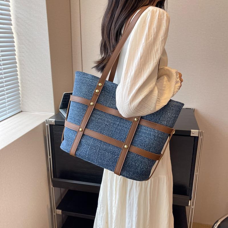 Denim splicing contrasting color commuter women's bags autumn and winter new large-capacity shoulder bags fashionable tote bags