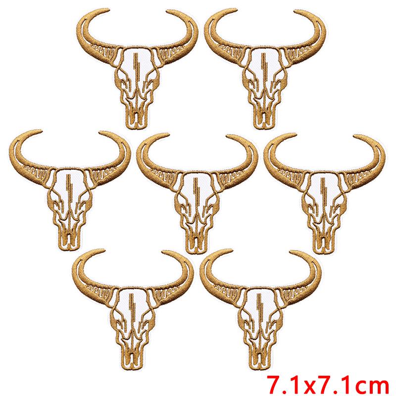 10pcs Wholesale Western Cowboys Embroidered Diy Hats Backpack Sewing Badges Greet Cow Head Patch Iron On Patches Stickers 