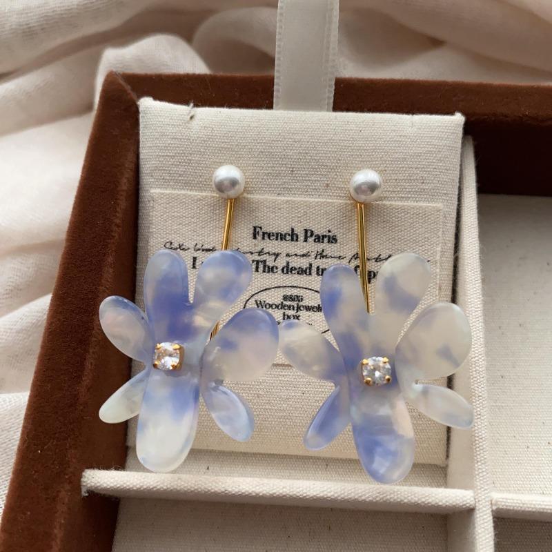 Small Fresh Acetate Board Flower Pearl Stud Earrings Removable Light Luxury High Sense Fashion Beauty Gradual Change Earrings