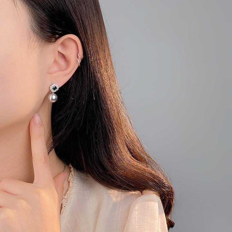 Exquisite Green Diamond Pearl Earrings for Women with Light Luxury High-end Niche Design