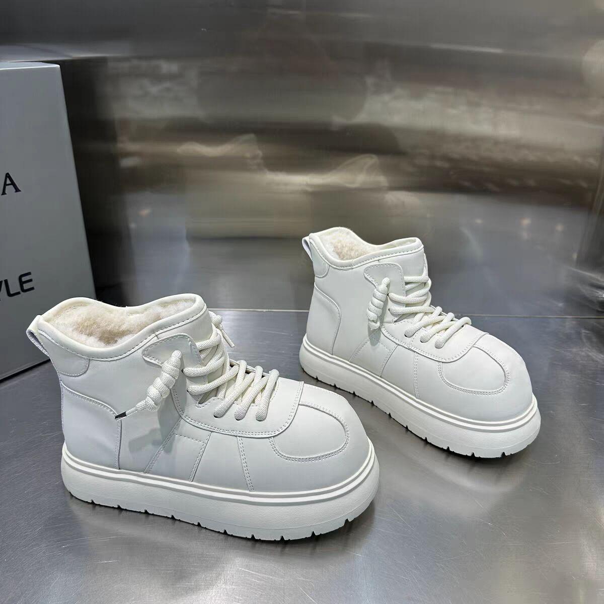 

Kapibara Snow Boots Women s 2025 Leather Surface Waterproof Fleece Thickened Bread Shoes Northeast Warm Lightweight Cotton Shoes Tide 35