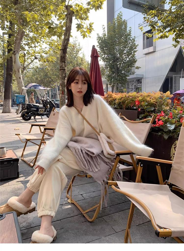 Women's High-End White V-Neck Pullover Sweater - Soft, Loose, Cozy Knit for Autumn/Winter Layering
