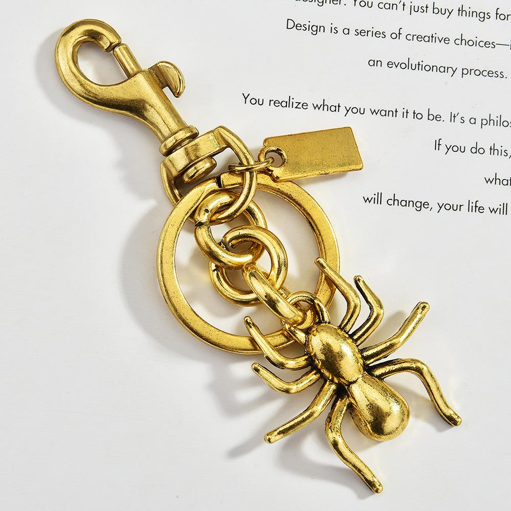 New Creative Spider Pendant Keychain - Metal Pendant for Unique Accessories with A Retro Style
