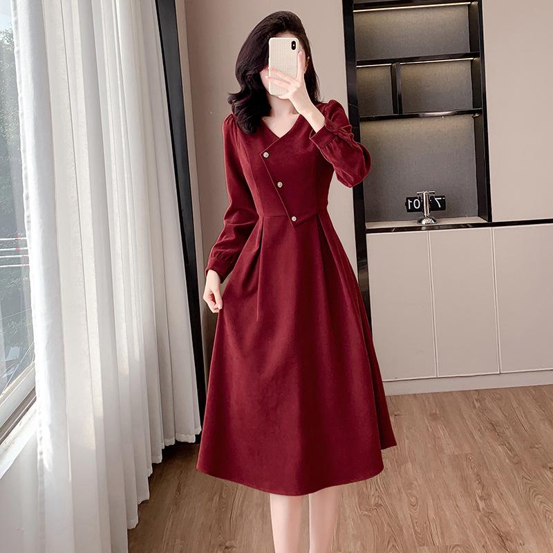 

HXFS8213 Romantic Retro Red Dress - Women s High-End V-Neck French Hepburn Skirt for 2025 Autumn/Winter Small вино красного