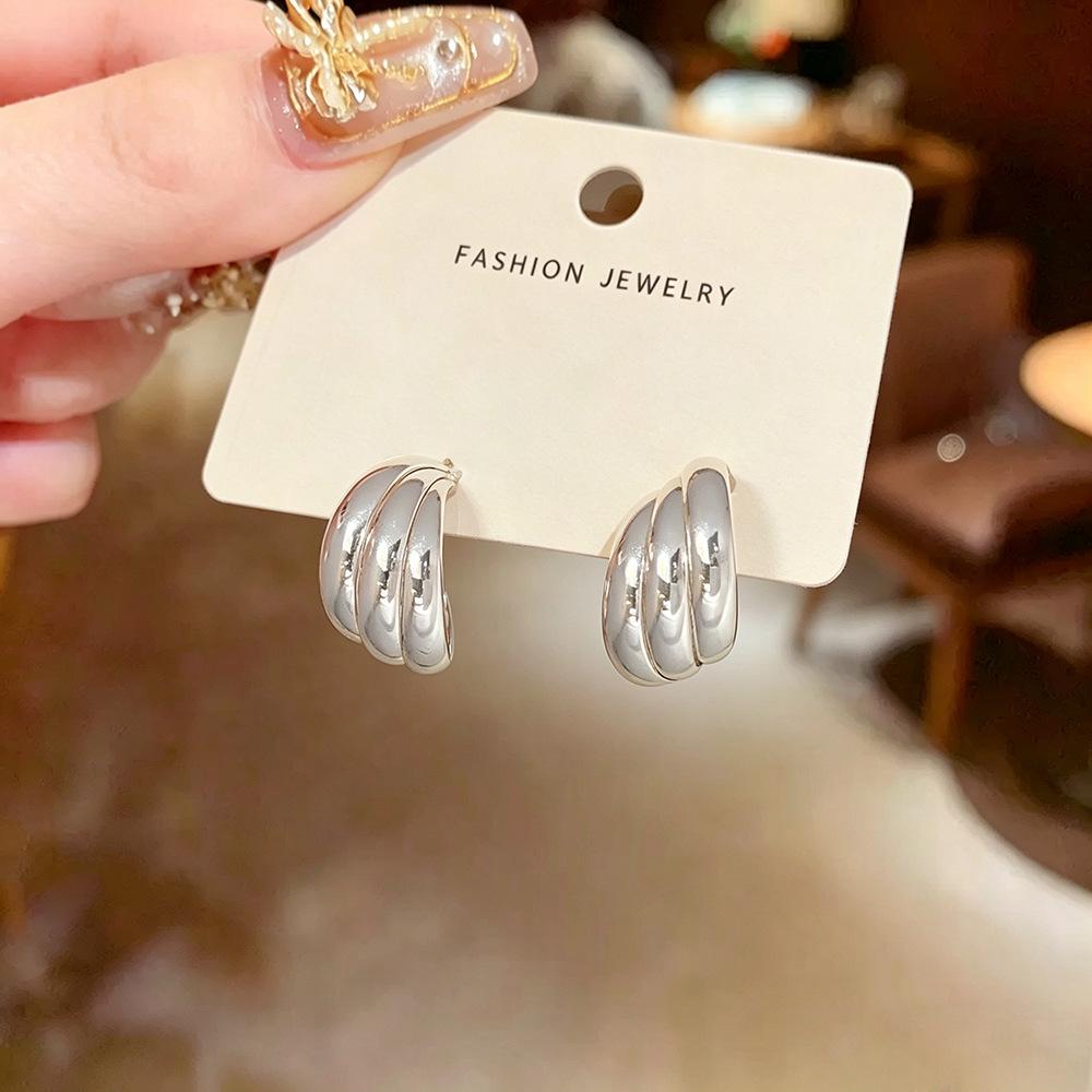 Retro Luxury Multi-Layer C-Shaped Earrings: Versatile, Bright, Hollow Design for Women