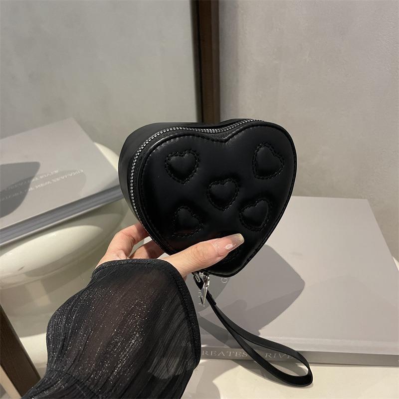 Heart-shaped fashion pleated handbag new simple temperament women's shoulder messenger bag women's