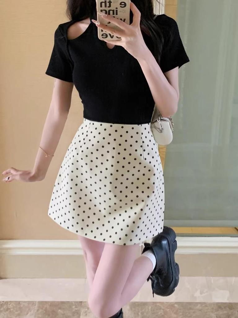 Damen Plus Size Schwarzer gepunkteter A-Linien-Kurzrock - Vielseitig, Hüftbetont, Petite-Freundlich für Frühling/Herbst