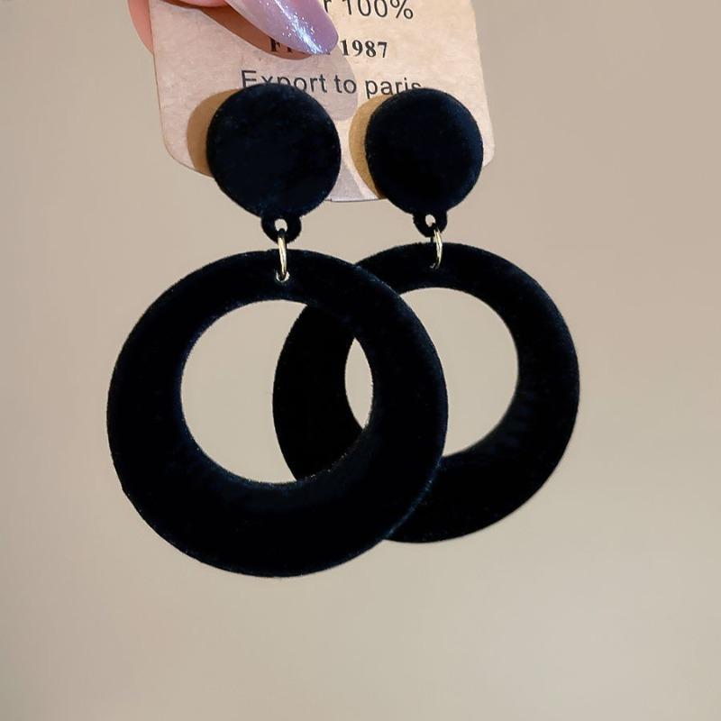 Silver Needle Black Crystal Geometric Stud Earrings Niche Versatile Earrings Temperament Light Luxury Premium Earrings