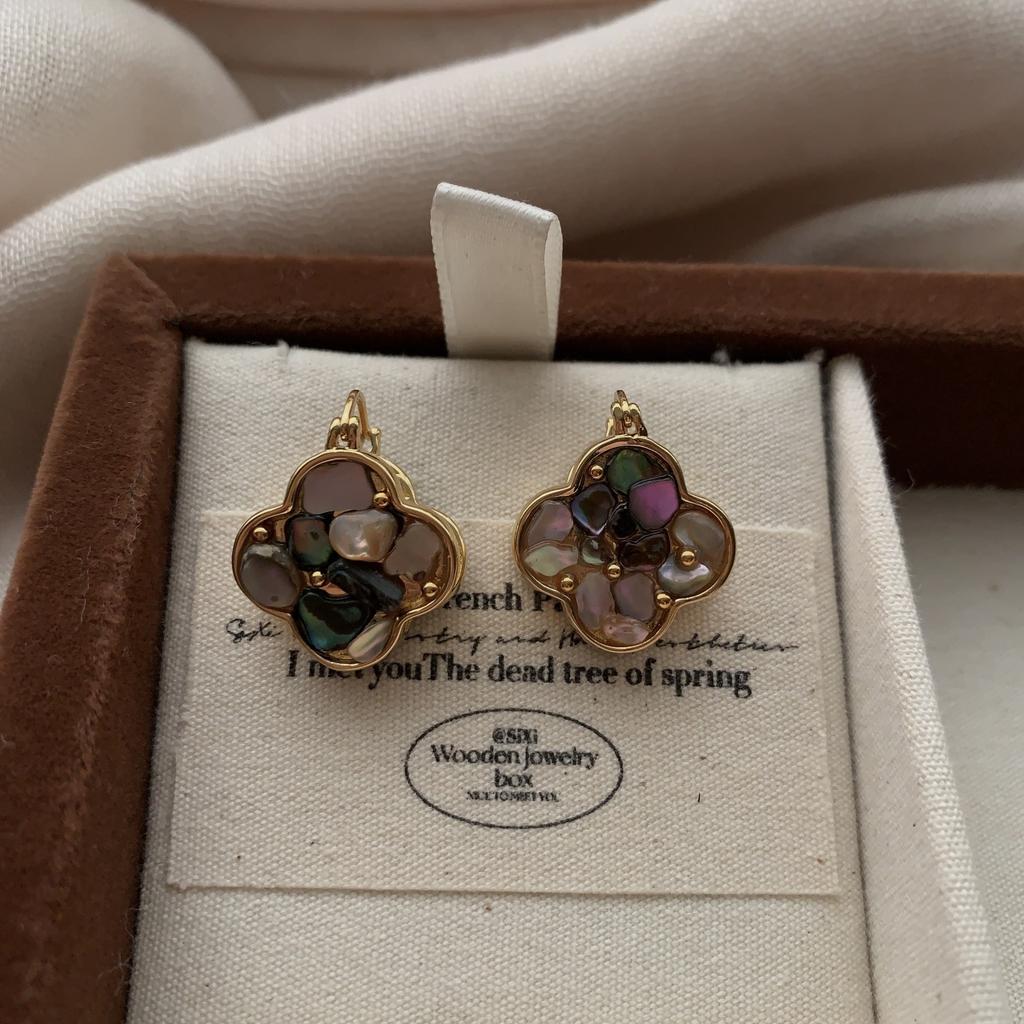 Lucky Clover Earrings Earrings Mother Of Pearl Light Luxury Fashion Personality Minimalist Light Luxury Premium Commuter Earrings