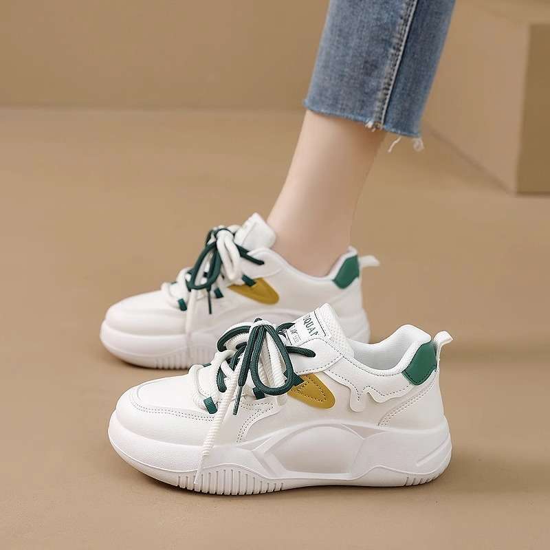 

Daddy shoes women s ins tide 2025 spring new fashion versatile explosion super fire thick sole Korean version of casual sports shoes 40