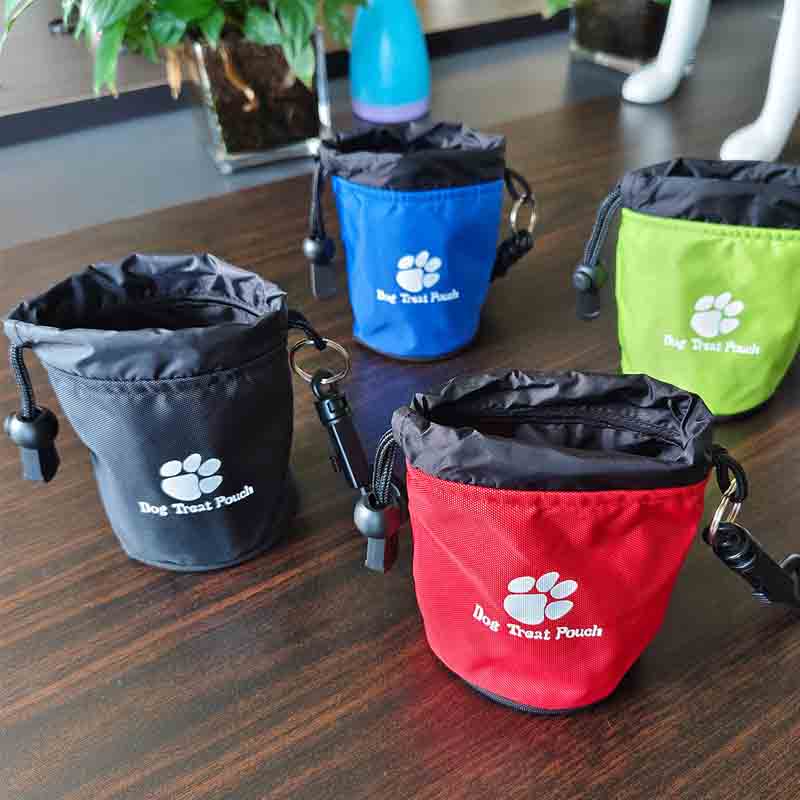 Fashionable Dog Treat Pouch Waterproof Oxford Nylon Custom Weight Outdoor Training Bag With Sustainable Stocked Features