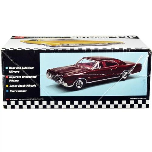 AMT 1/25 Scale 1967 Oldsmobile Cutlass 442 Plastic Model Kit (AMT1365)