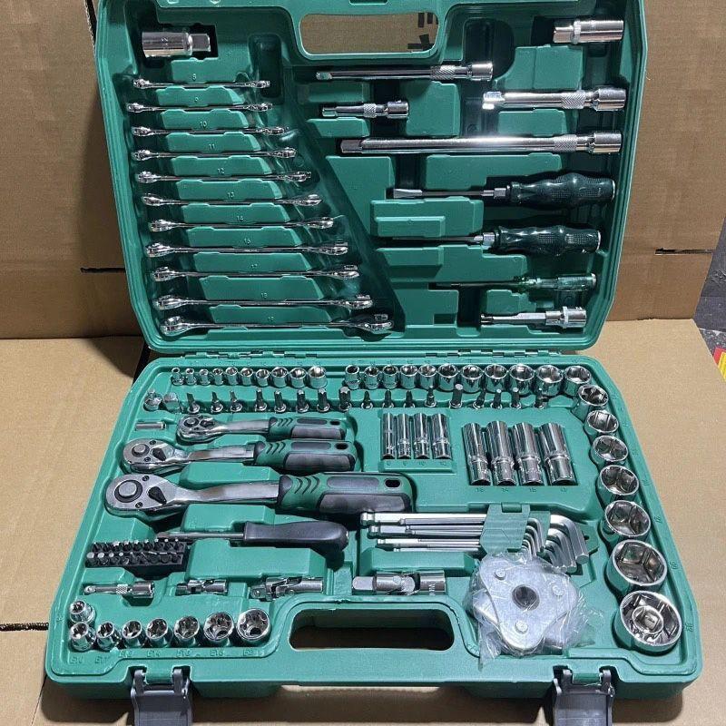 150-Piece Automotive Repair Tool Set: Socket Wrench & Combination Tools for Car Maintenance