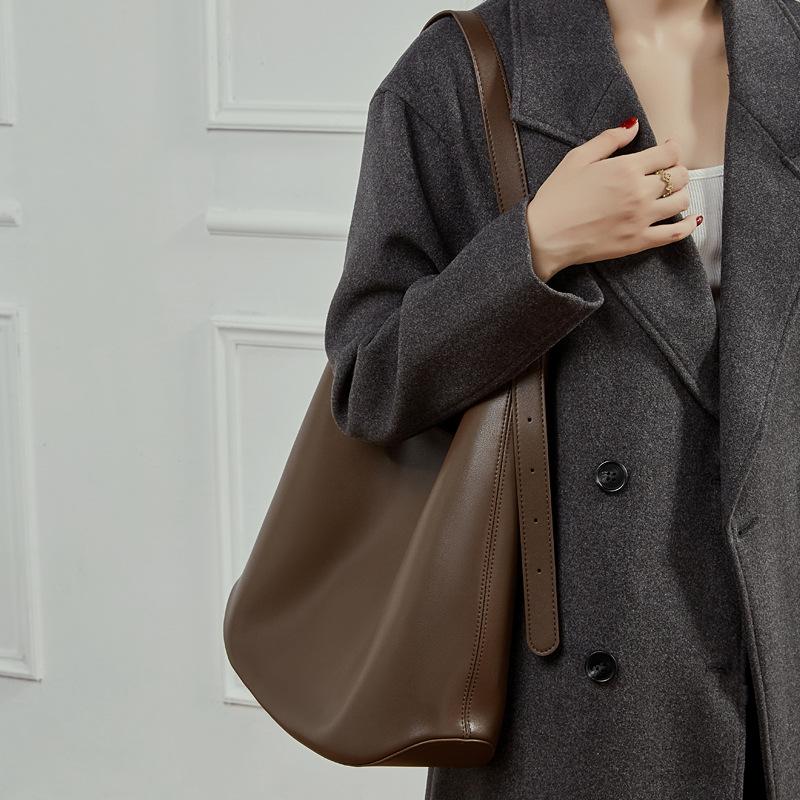 Genuine Leather Large Capacity Tote Bag Casual Shoulder Bag Fashionable Commuter Crossbody Bag
