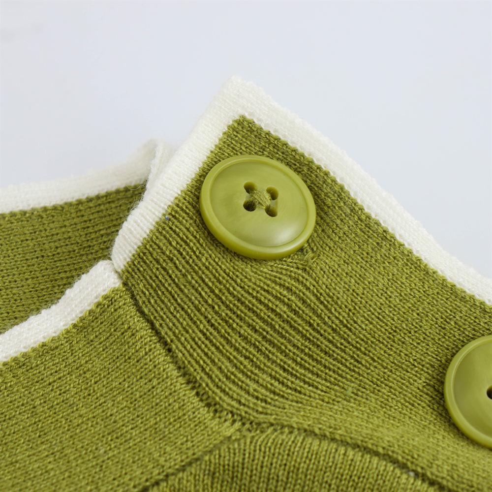 2025 Spring Women's Round Neck Knitwear with Button-Decorated Shoulder and Long Sleeves