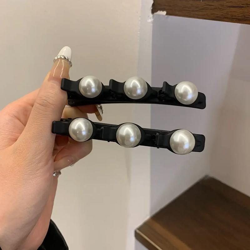 

Women s Imitation Pearl Hairpin Side Bang Clip – Elegant Princess Hair Claw for Braiding and Styling
