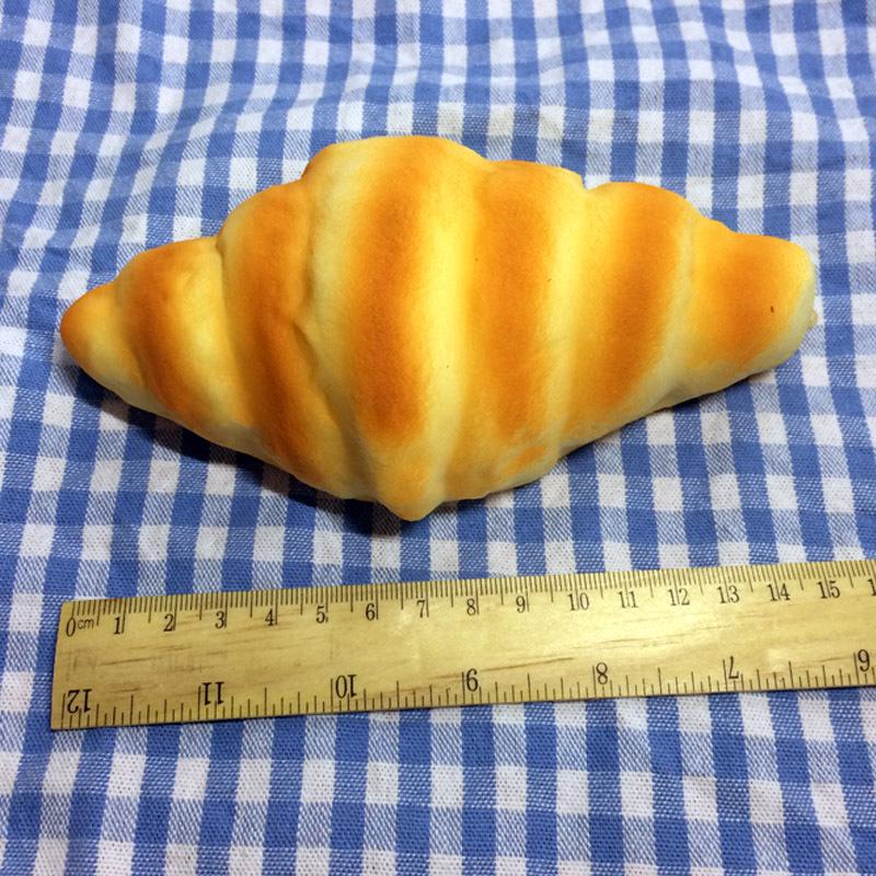 Большая ароматизированная мягкая игрушка-хлеб для снятия стресса