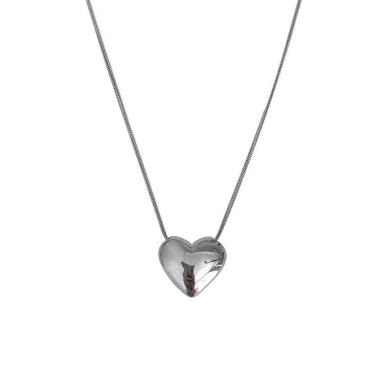 Korean Minimalist Glossy Heart Clavicle Necklace - Light Luxury Accessory