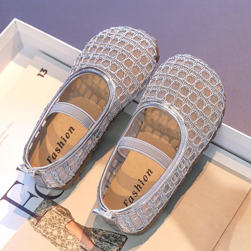 

Girls sandals summer wear non-slip 2025 new mesh hollow breathable children s mesh shoes girls fashion princess 31 [Inner Length 19.5CM]