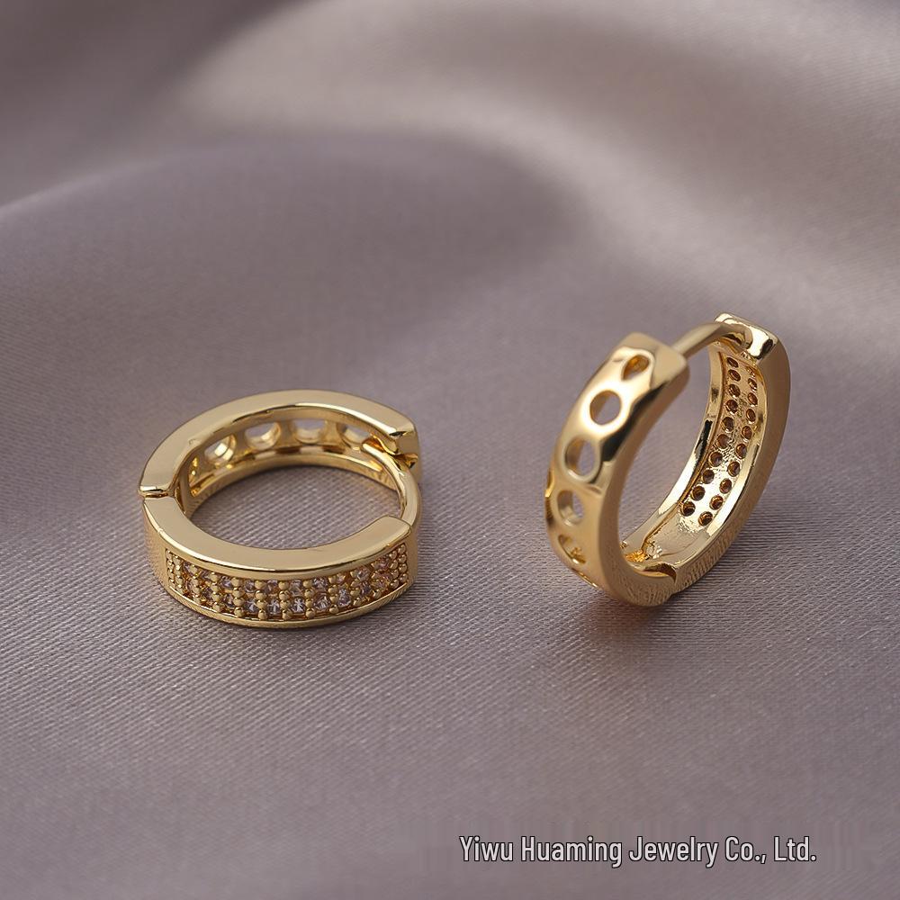 Stylish Gold Circle Ear Cuffs - Light Luxury Jewelry for Trendy Women