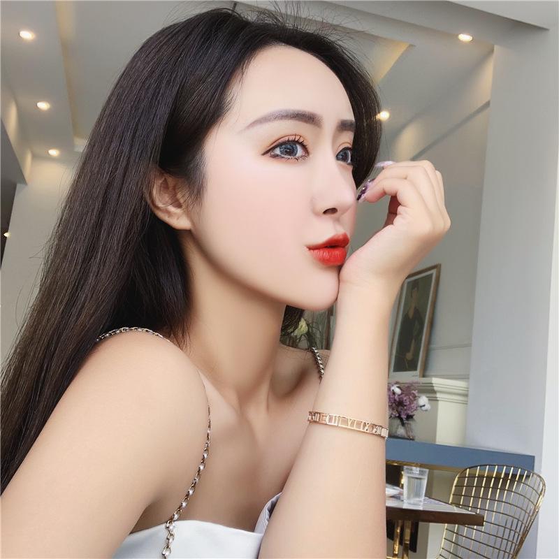 Gold Plated Titanium Steel Roman Numeral Bracelet for Women - Korean Style Fashion Couples' Accessory
