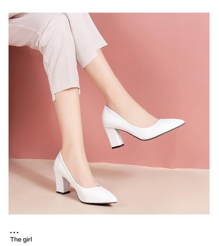 Zwarte Suède Blokhak Puntneus Carrière Schoenen voor Dames - Maten 41, 42 Beschikbaar