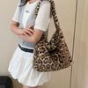 Autumn and Winter Fluffy Bag Women's 2025 New Casual Relaxation One-shoulder Crossbody Bag Leopard Print Fur Tote Bag