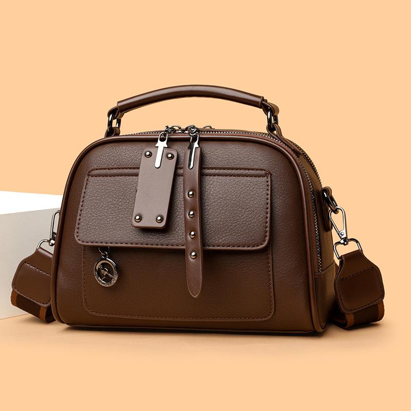 This Is A Large-capacity Single-shoulder Crossbody Bag with Multiple Compartments