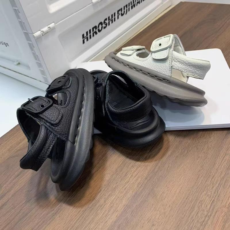 2026New Summer Children's Shoes: Boys' Non-slip Open-toe Beach Sandals, Girls' Simple Casual Sandals for Older Children