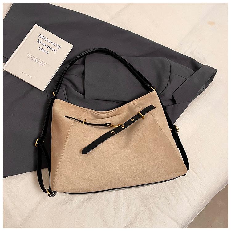 

Maillard large-capacity tote bag women s 2025 new autumn casual fashion versatile commuter shoulder backpack хаки