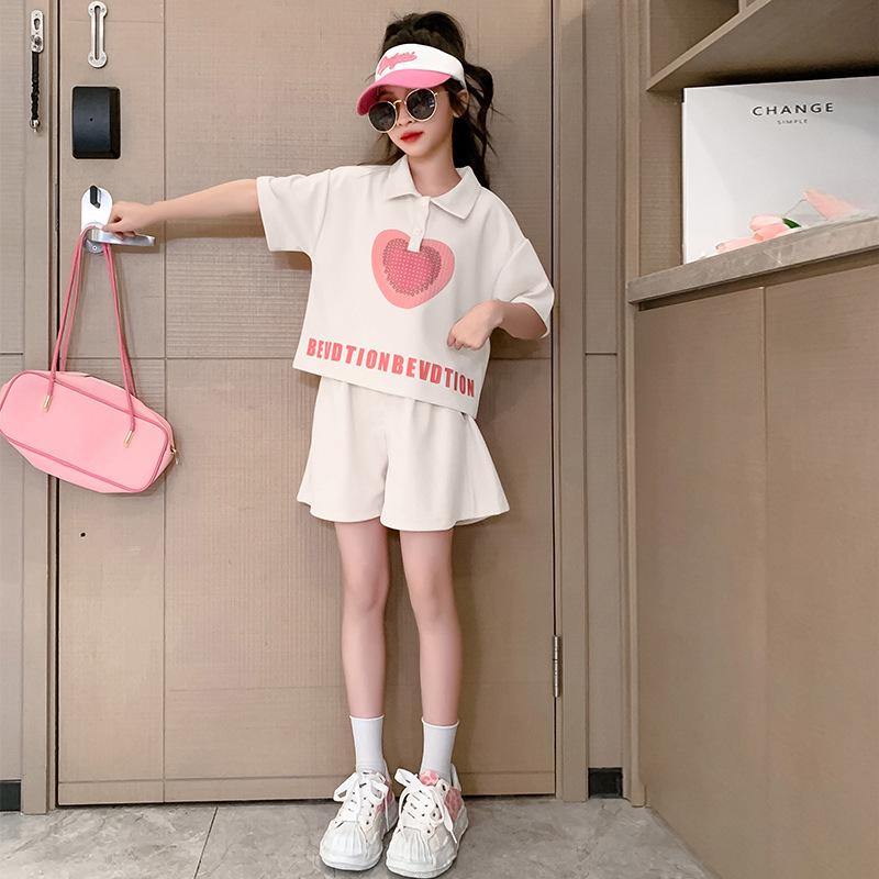 

Комплект из контрастной рубашки поло и шорт для девочек - модный комплект из двух предметов на лето 2025 года Size 150cm