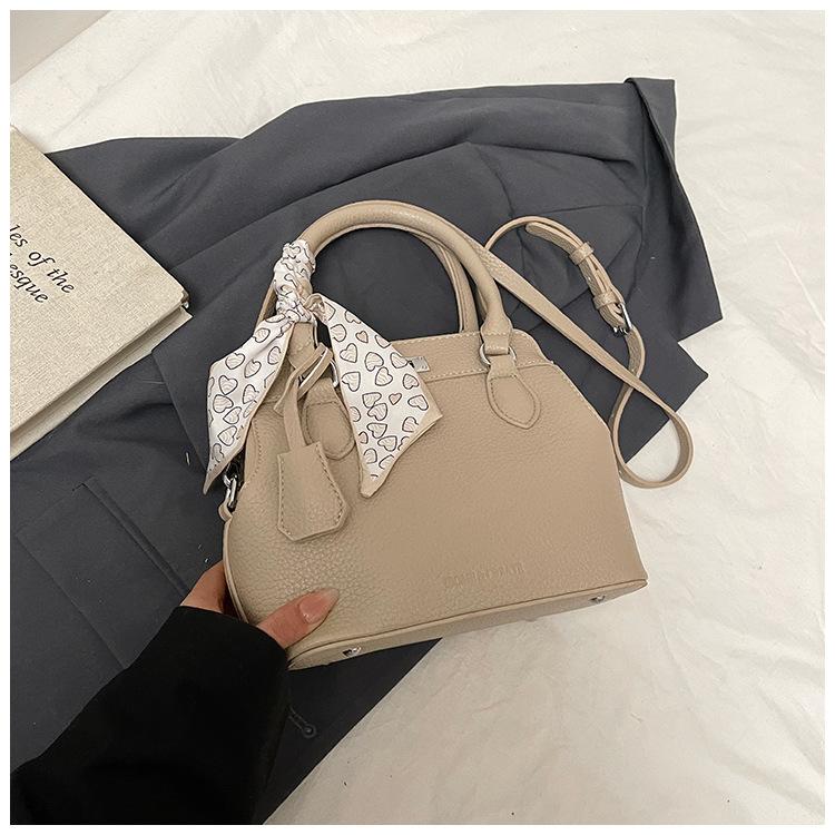 Summer popular small bag women's new fashion versatile messenger bag portable commuter bucket bag
