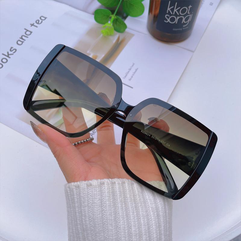 Fashion Gradient Square Sun Glasses Women Men Small Fresh Sunglasses Beach Travel Female Male Eyeglasses