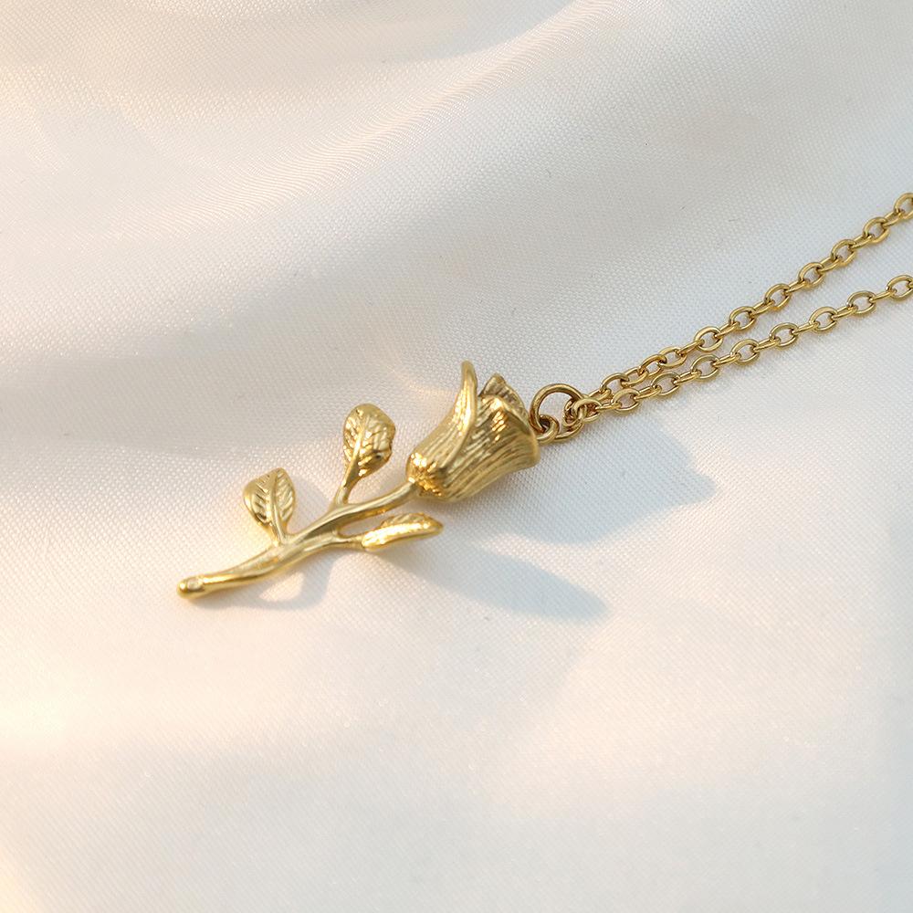 Jewelry Personalized Stainless Steel Clavicle Chain Premium 18K Gold Plated Three-Dimensional Rose Pendant Necklace Female Niche