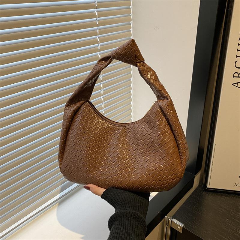 

Haute Fashion Winter New Fashion Handbag Women s Versatile Casual Large Capacity Commuter Design Underarm Bag