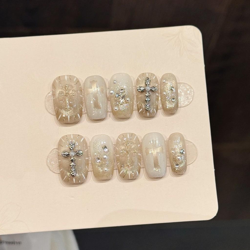 Handmade Press On Nail French Fresh Sparkling Gentle Nude Cat Eye 3D Diamond Sequins Short Square Fake Nail Patch Artificial Nail Reusable XS